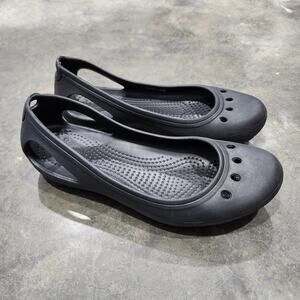 Crocs Kadee Ballet Flats Womens 6 Black Slip On Closed Toe Comfort Shoes EUC